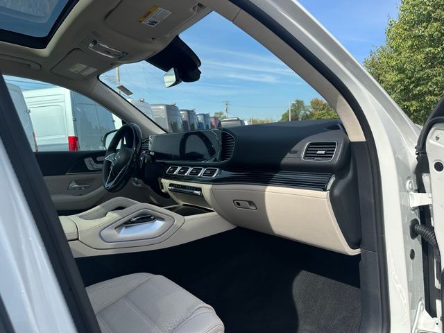 2026 Mercedes Benz GLS 450 4MATIC photo 27