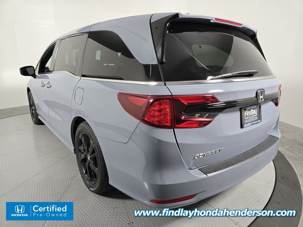 2023 Honda Odyssey Sport photo 3