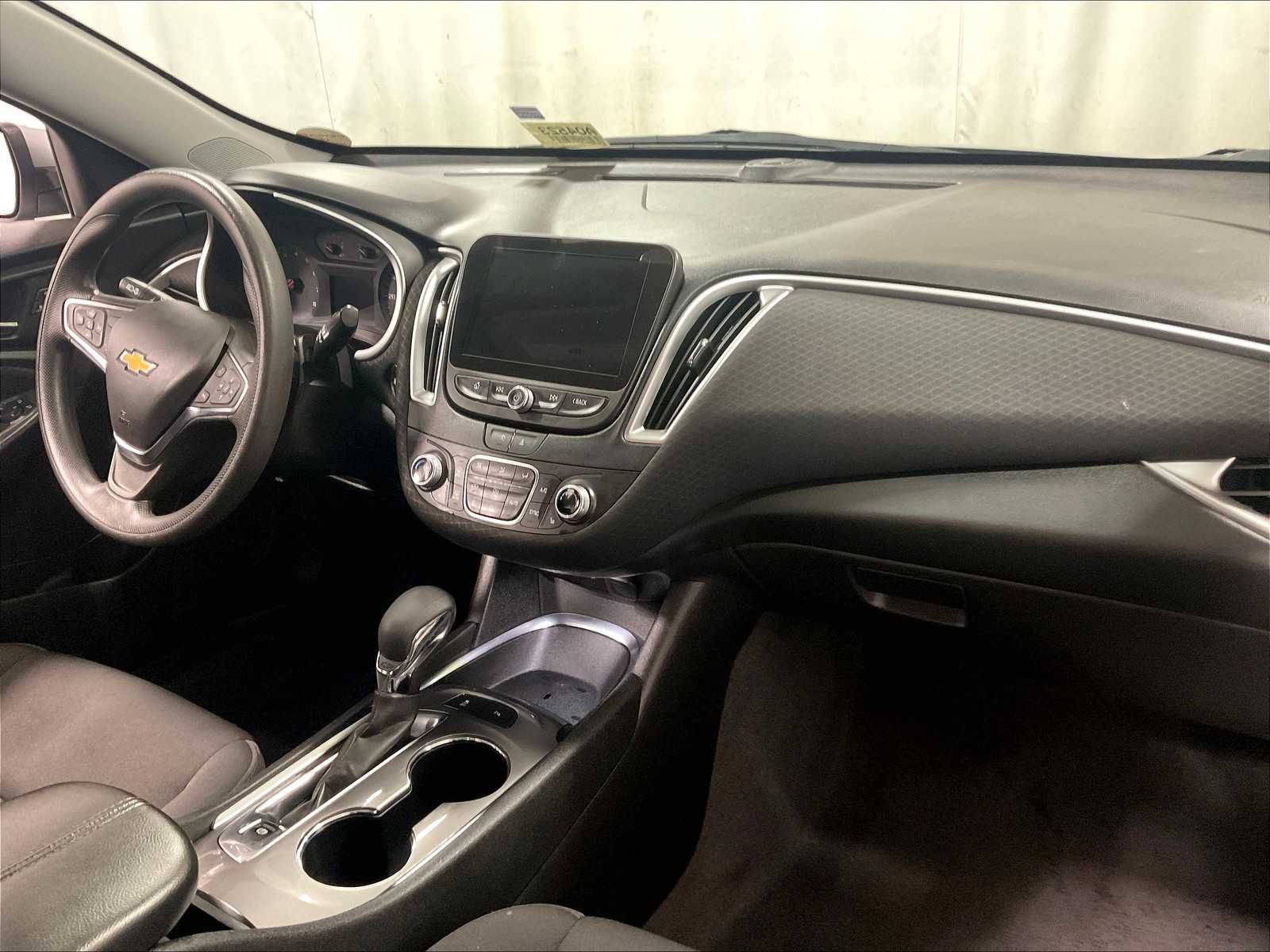 2024 Chevrolet Malibu 1LT photo 12