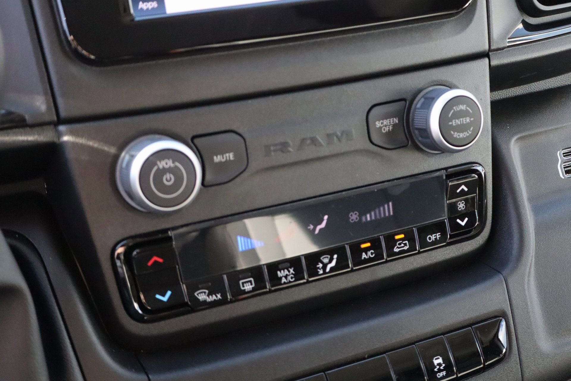 2026 Ram 1500 Tradesman photo 8