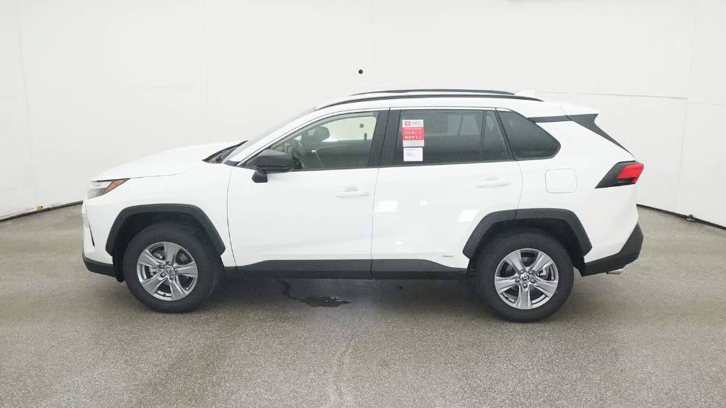 2025 Toyota RAV4 Hybrid LE photo 8