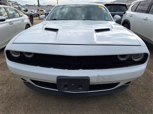 2018 Dodge Challenger SXT photo 2