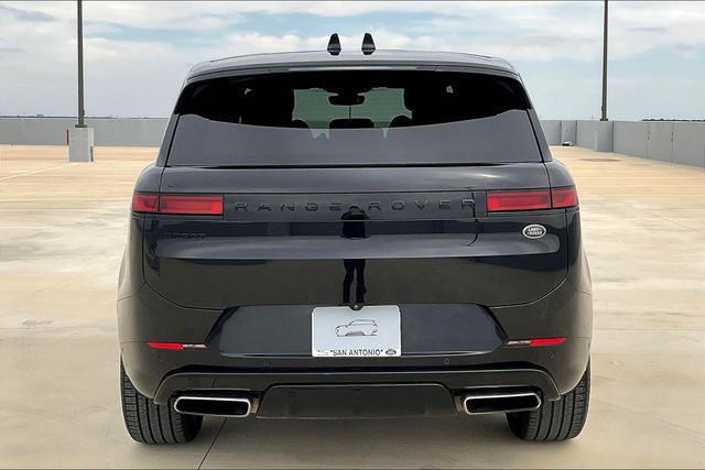2023 Land Rover Range Rover Sport SE photo 2