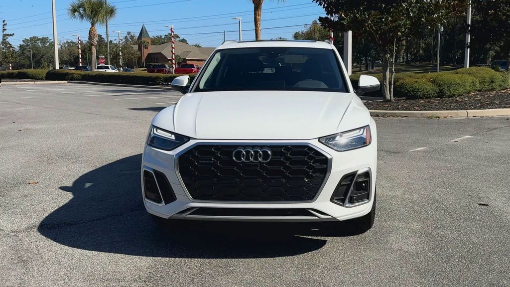 2024 Audi Q5 45 S line Premium Plus photo 3