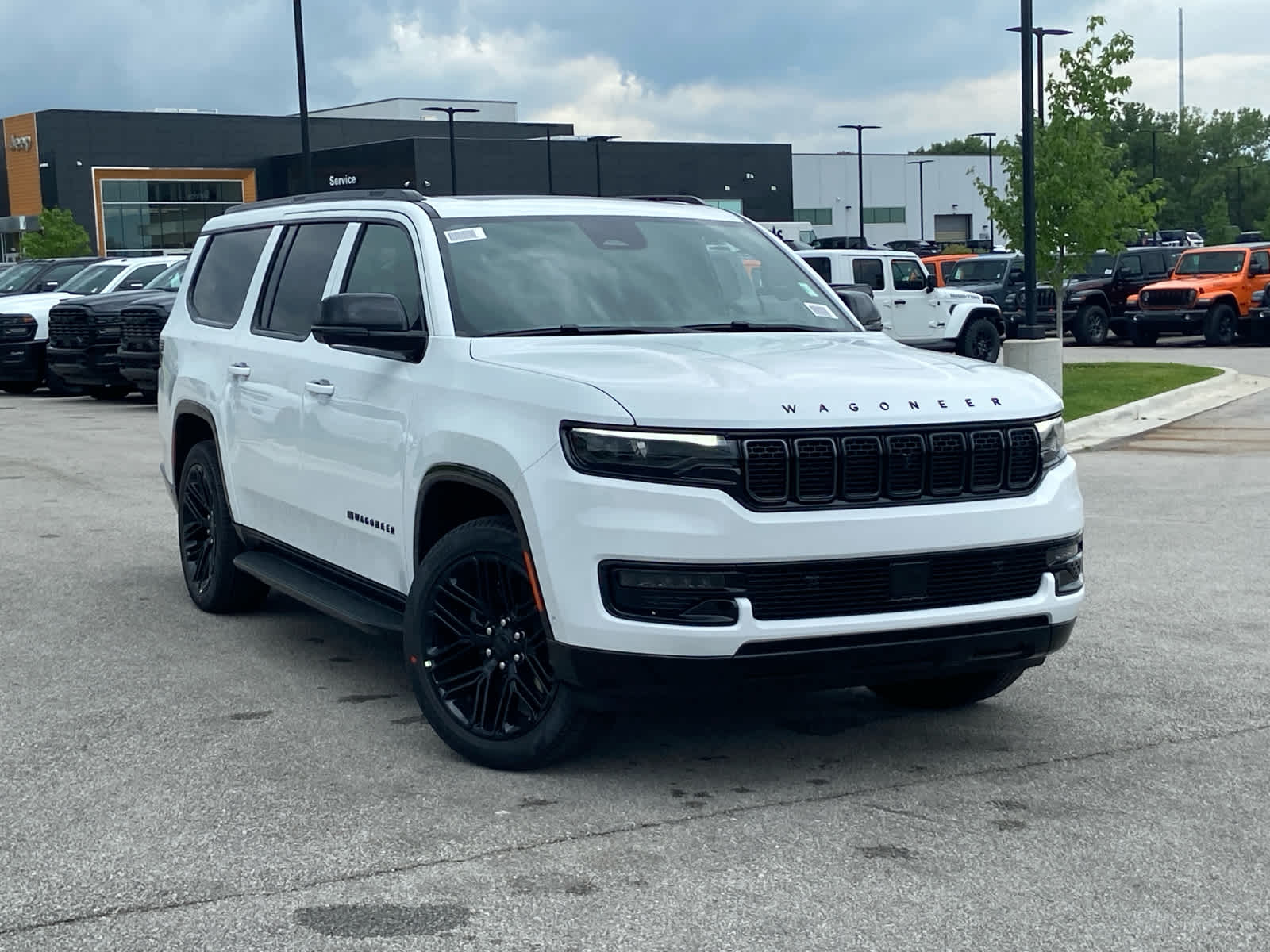 2025 Jeep Wagoneer L Series II Carbide photo 2