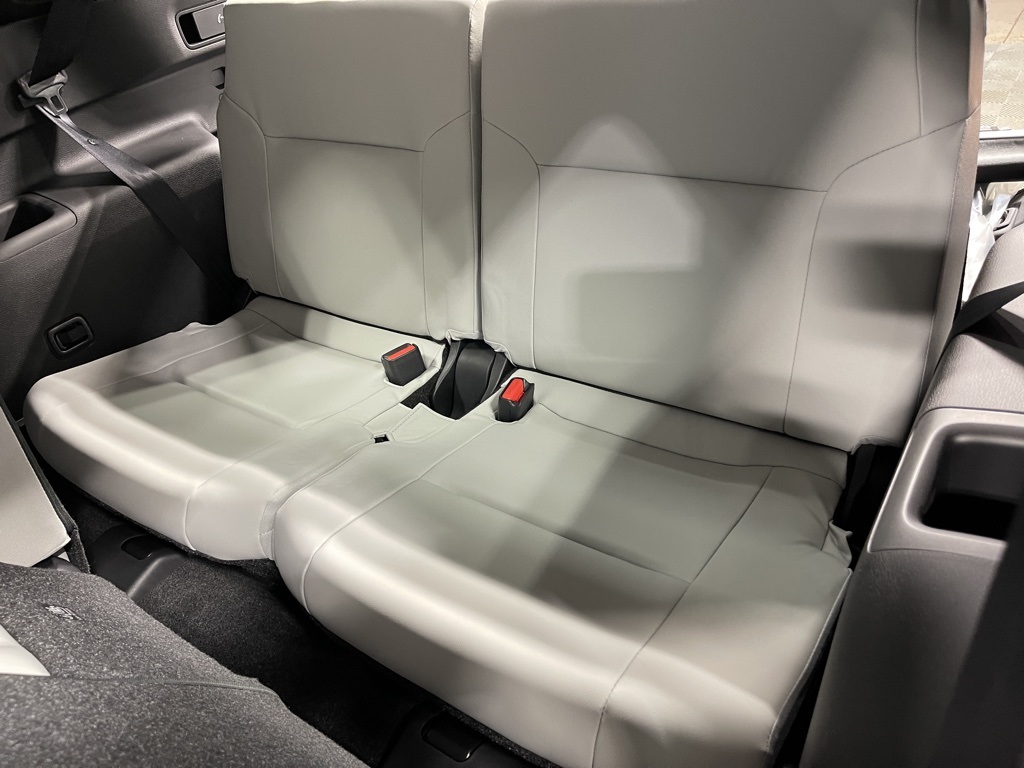 2025 Mitsubishi Outlander SE photo 25