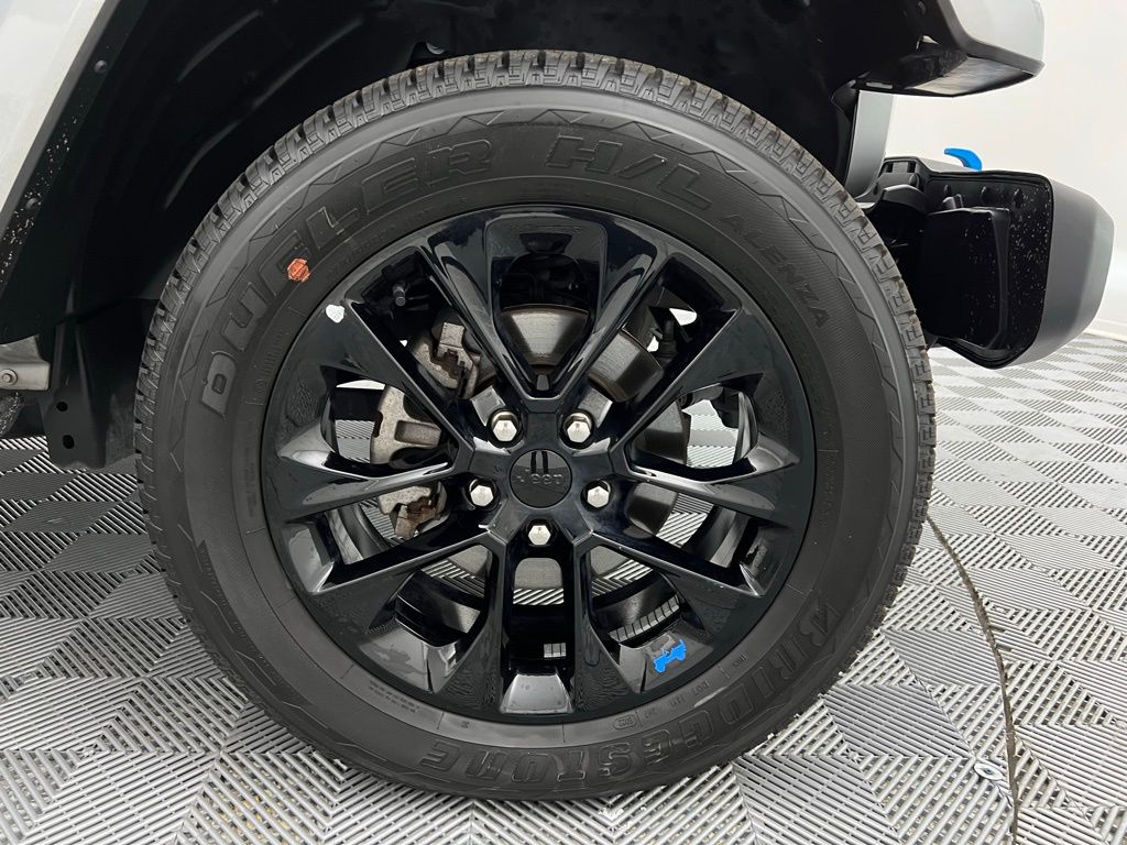 2023 Jeep Wrangler Sahara 4xe photo 35