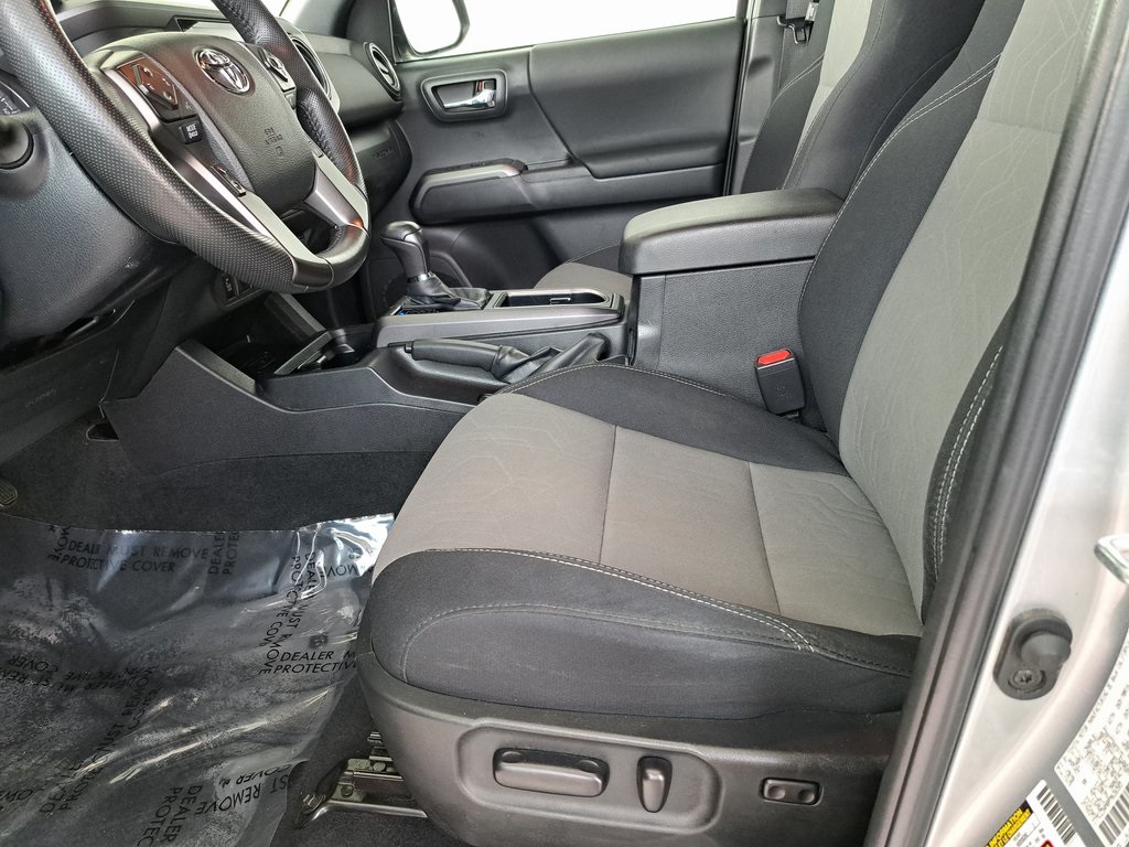 2023 Toyota Tacoma TRD Off-Road photo 23