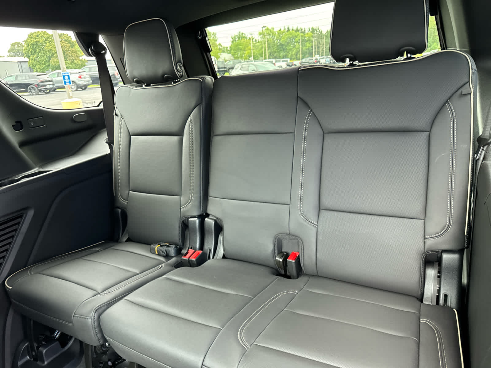 2025 Chevrolet Tahoe Premier photo 18