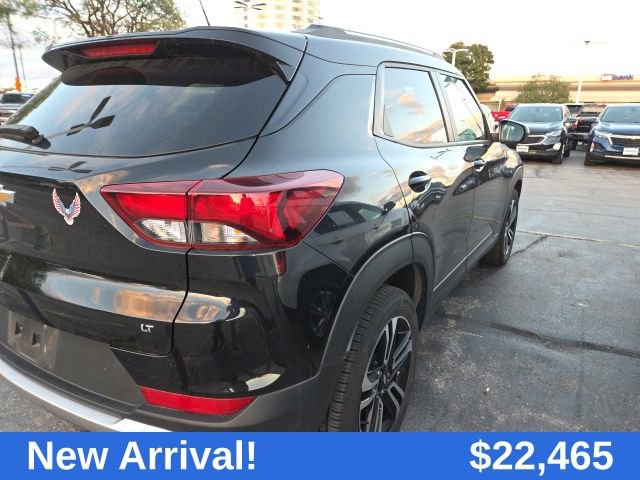 2023 Chevrolet Trailblazer LT photo 2