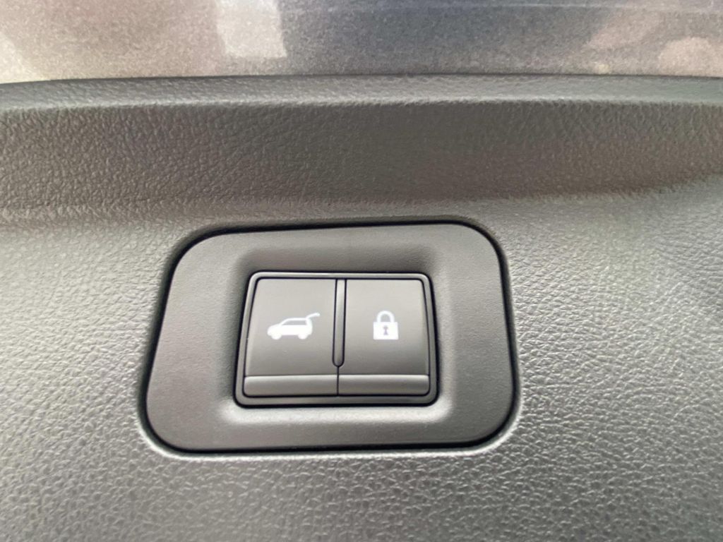 2025 Nissan Armada Platinum photo 8