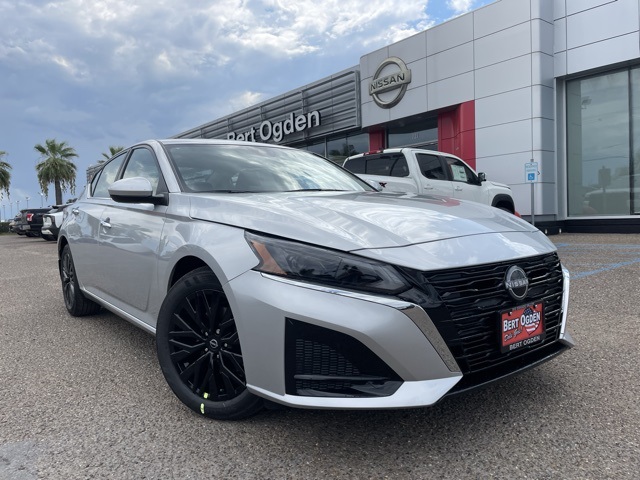 2025 Nissan Altima SV's photo