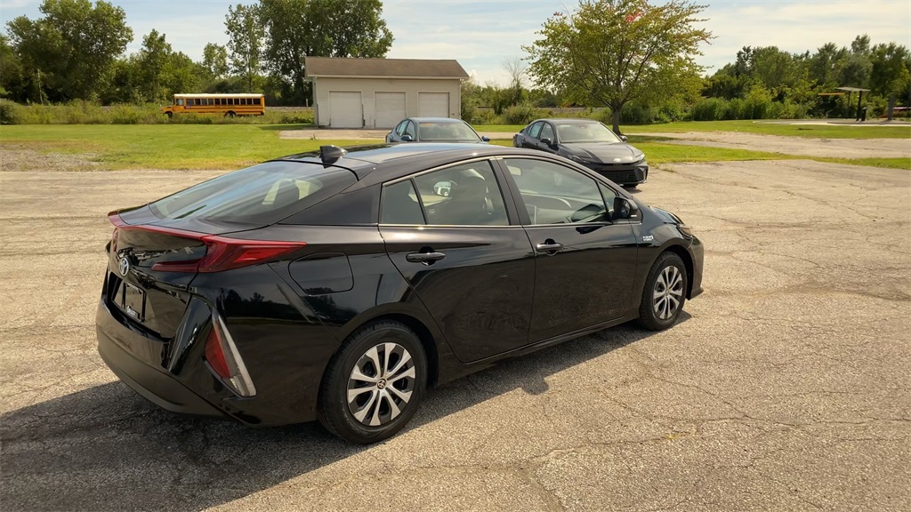 2021 Toyota Prius Prime LE photo 8