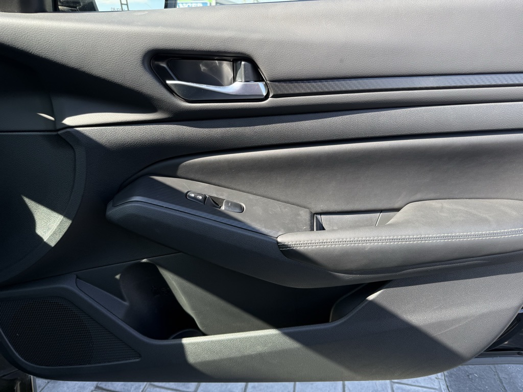 2025 Nissan Altima 2.5 SV photo 9