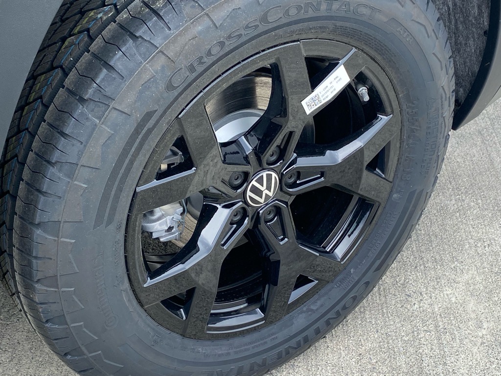 2025 Volkswagen Atlas Peak Edition SE photo 9