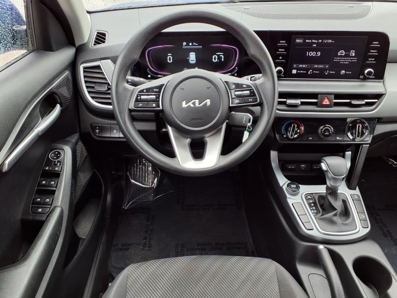 2024 Kia Seltos LX photo 4