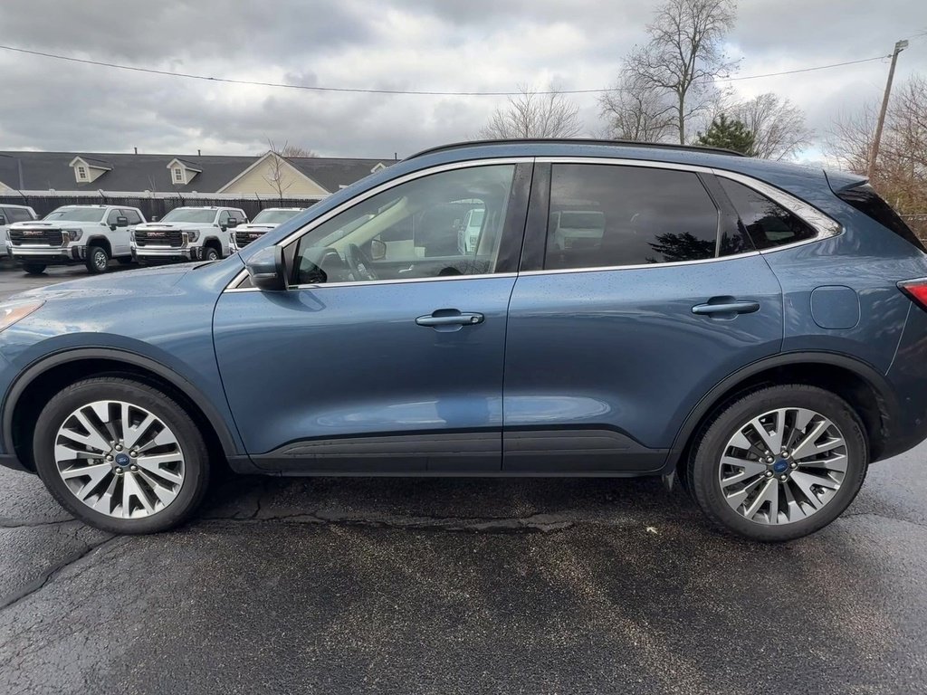 2020 Ford Escape Titanium photo 4