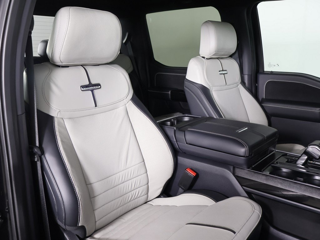 2023 Ford F-150 Lightning Platinum photo 22