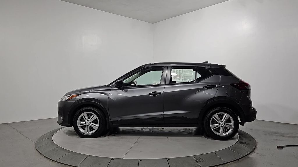 2023 Nissan Kicks S photo 2