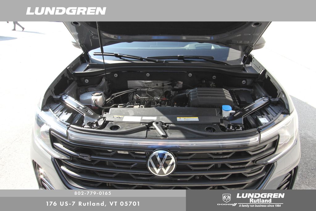 2025 Volkswagen Atlas Cross Sport SEL R-Line photo 19
