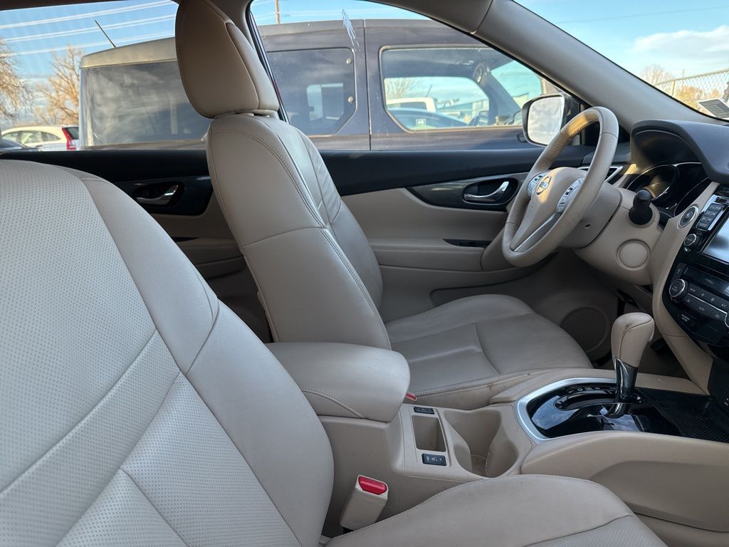2015 Nissan Rogue SL photo 3