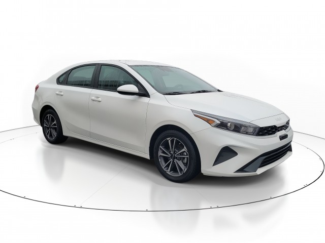 2024 Kia Forte LXS's photo