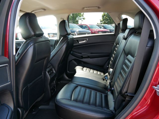 2022 Ford Edge SEL photo 4