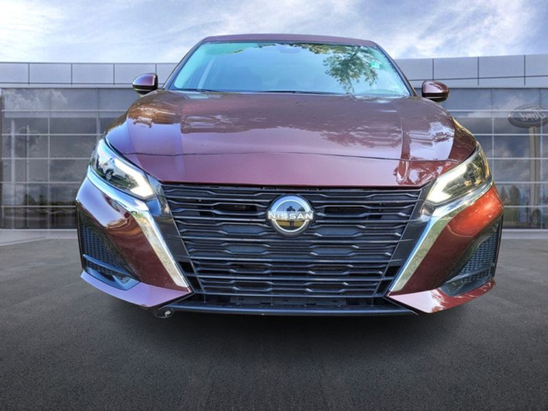 2023 Nissan Altima 2.5 SV photo 2