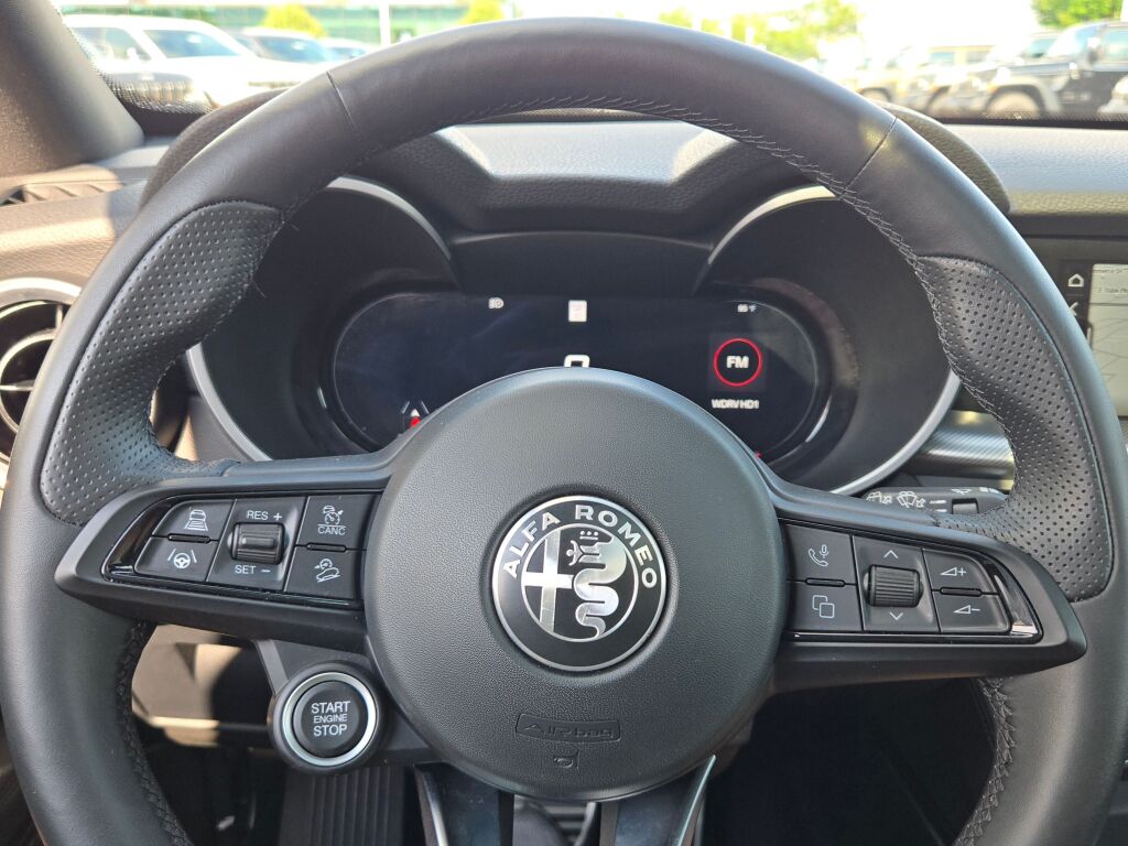 2024 Alfa Romeo Stelvio Ti photo 30