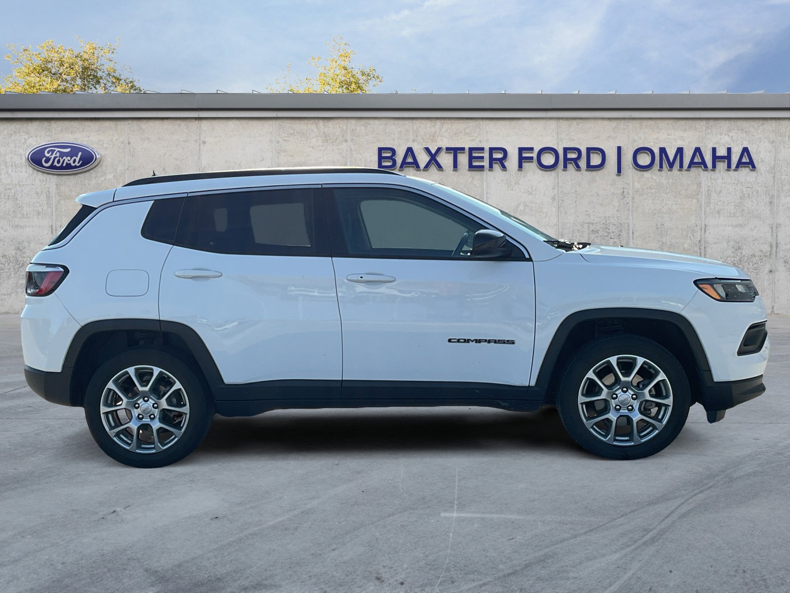2022 Jeep Compass Latitude Lux photo 9