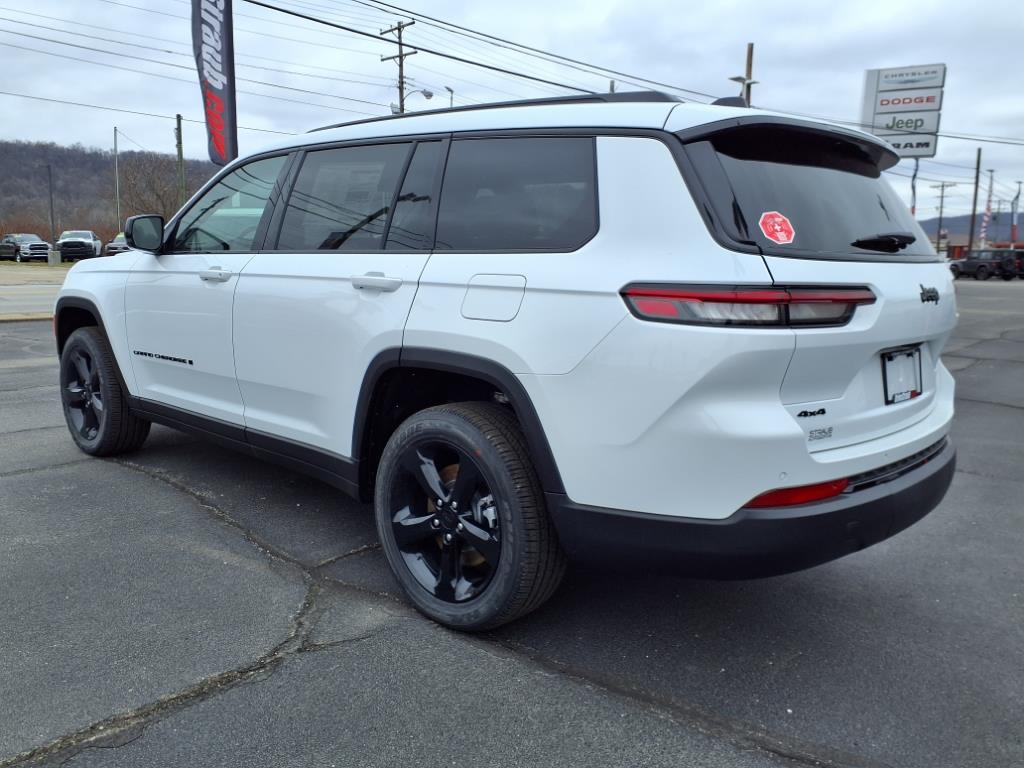 2025 Jeep Grand Cherokee Altitude X photo 3
