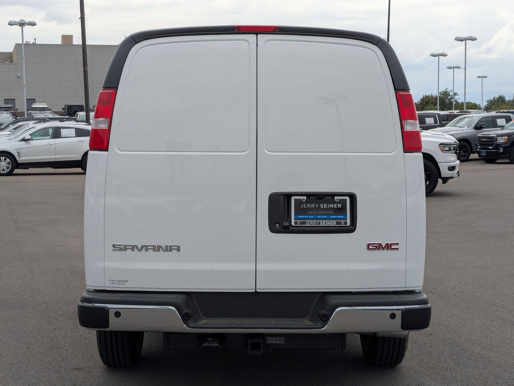 2025 Gmc Savana Cargo 2500 photo 4