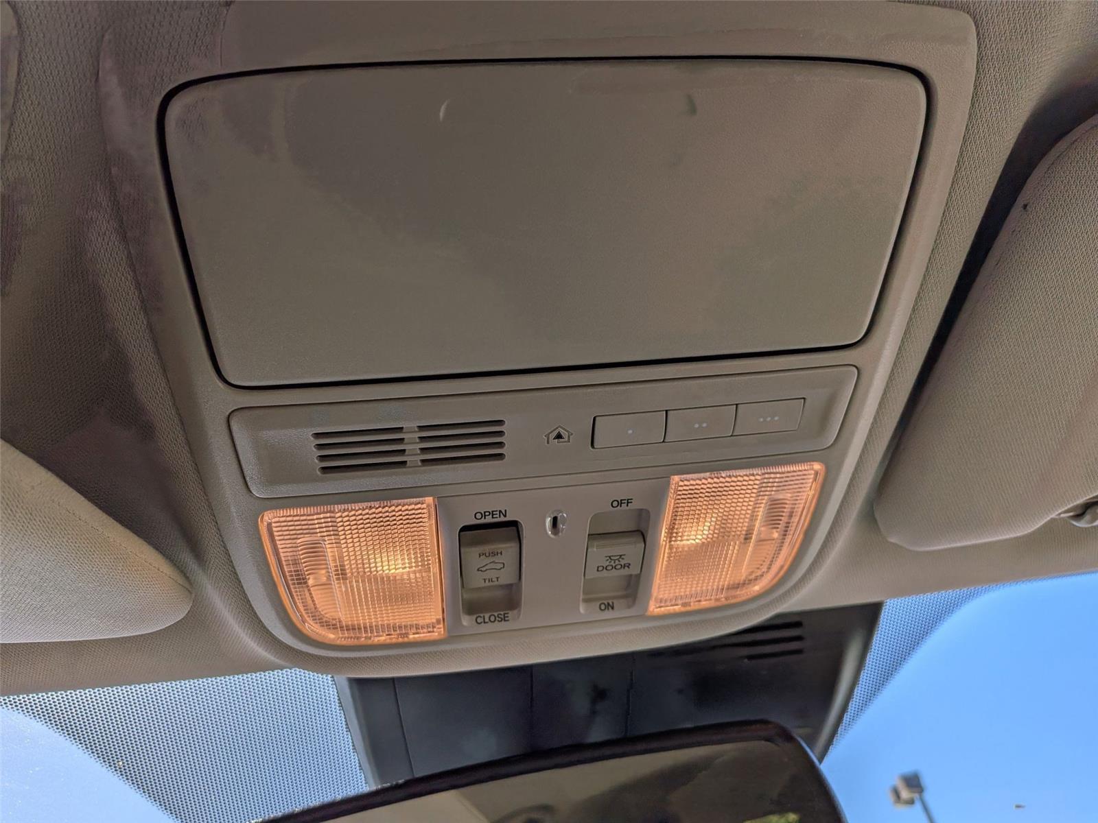 2018 Honda CR-V Touring photo 24