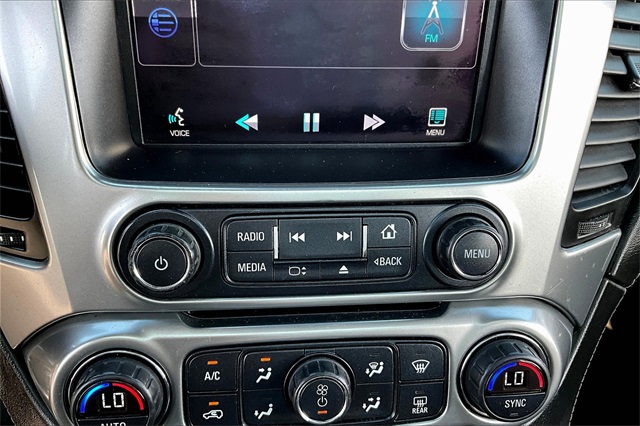 2015 Chevrolet Suburban LT photo 14