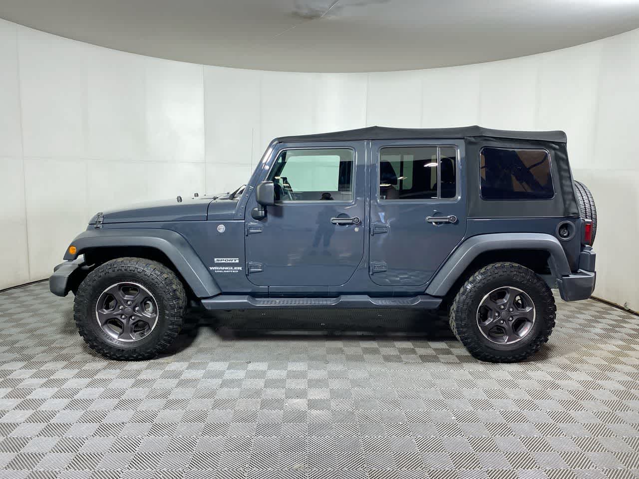 2017 Jeep Wrangler Unlimited Sport photo 5