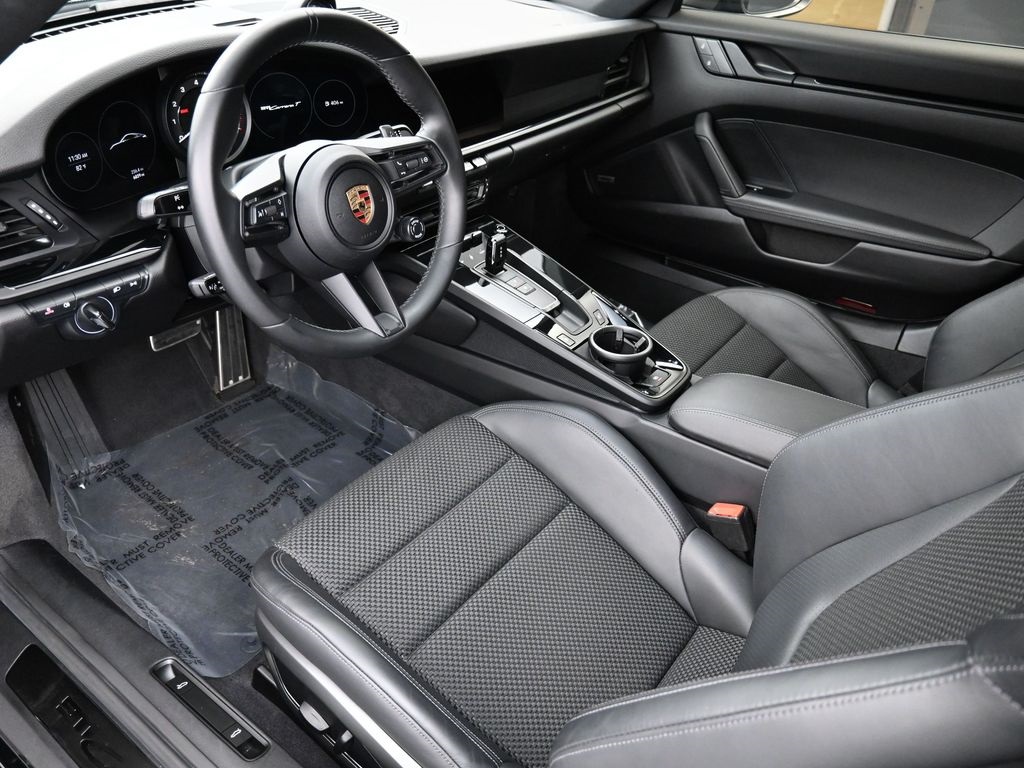 2024 Porsche 911 T photo 3