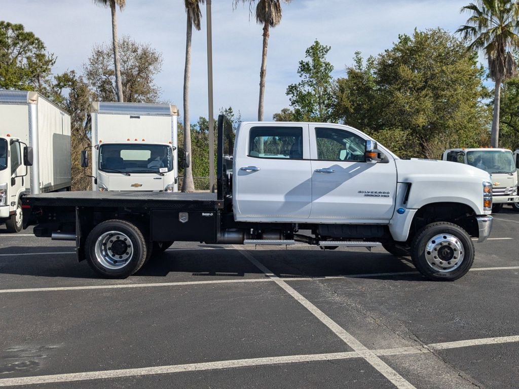2024 Chevrolet Silverado 5500HD Work Truck photo 2
