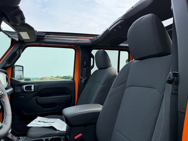 2025 Jeep Wrangler Willys photo 27