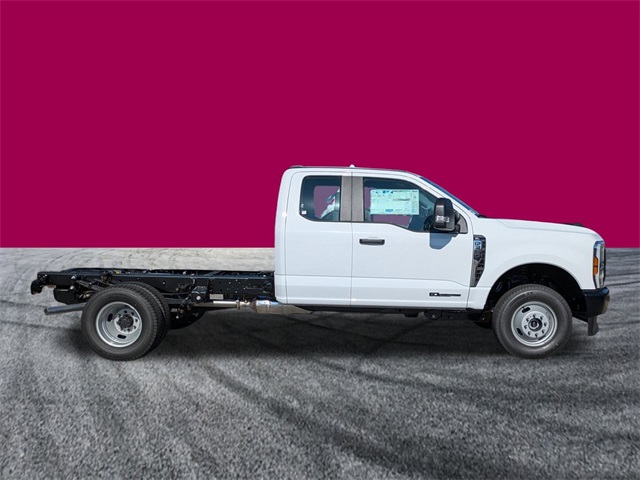 2026 Ford F-350 XL photo 2