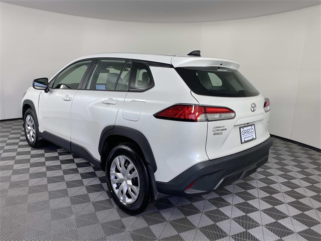 2023 Toyota Corolla Cross L photo 3