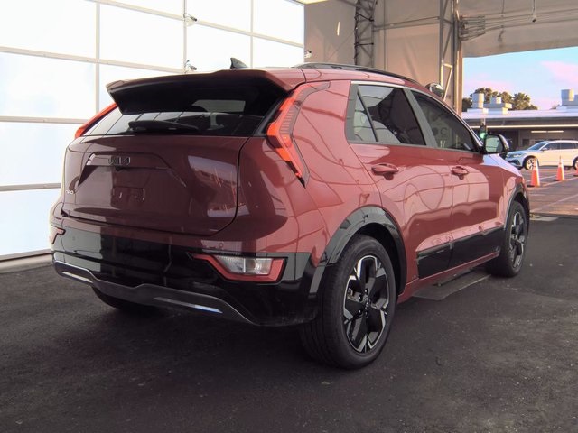 Used 2024 Kia Niro Wind with VIN KNDCR3L19R5091312 for sale in West Park, FL