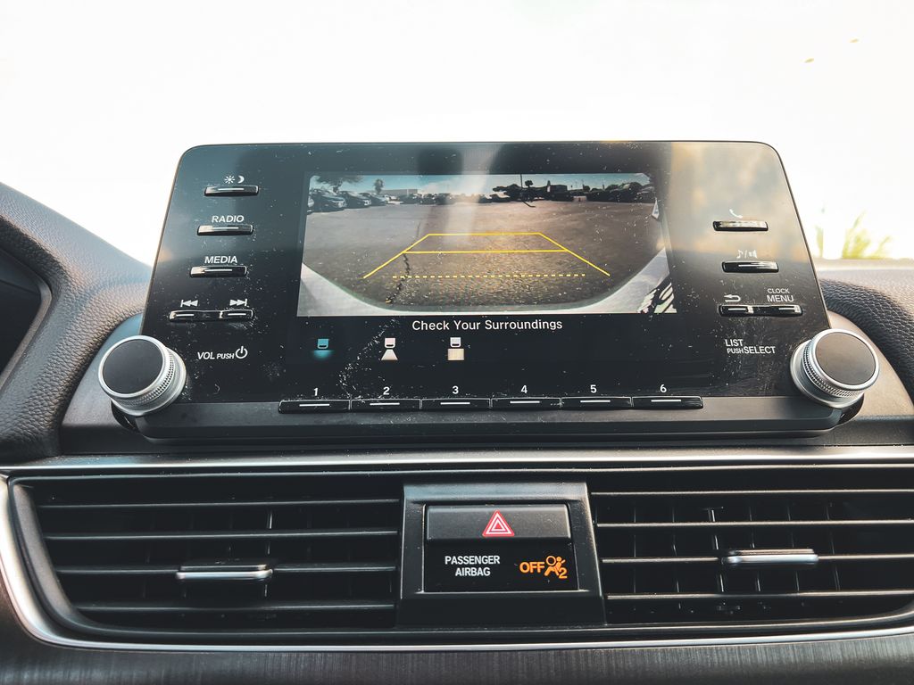 2020 Honda Accord LX photo 17