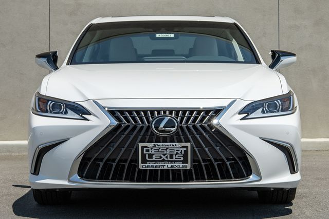 2025 Lexus ES 300h photo 2