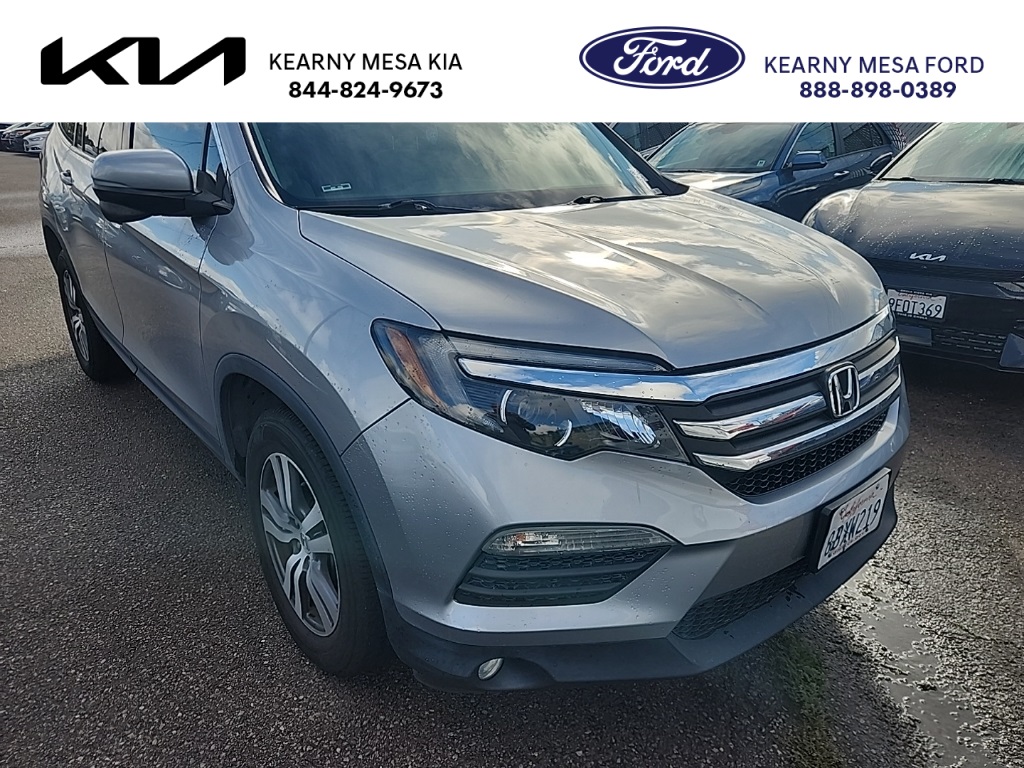 2017 Honda Pilot EX's photo