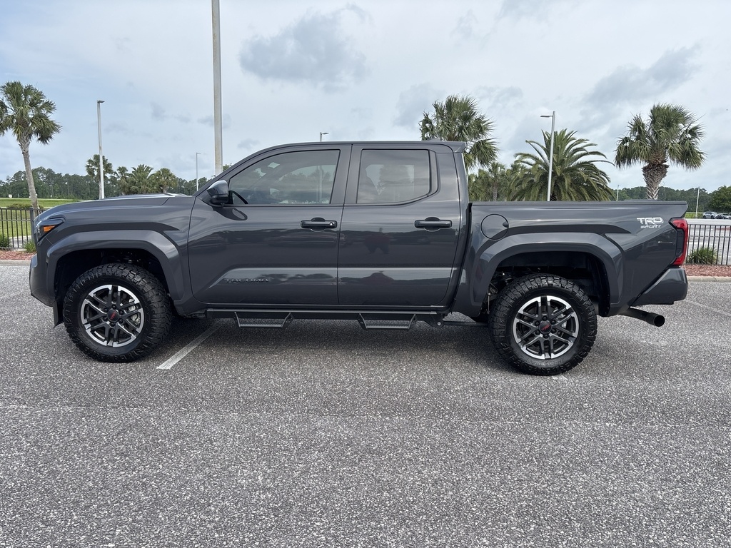 2024 Toyota Tacoma TRD Sport photo 2