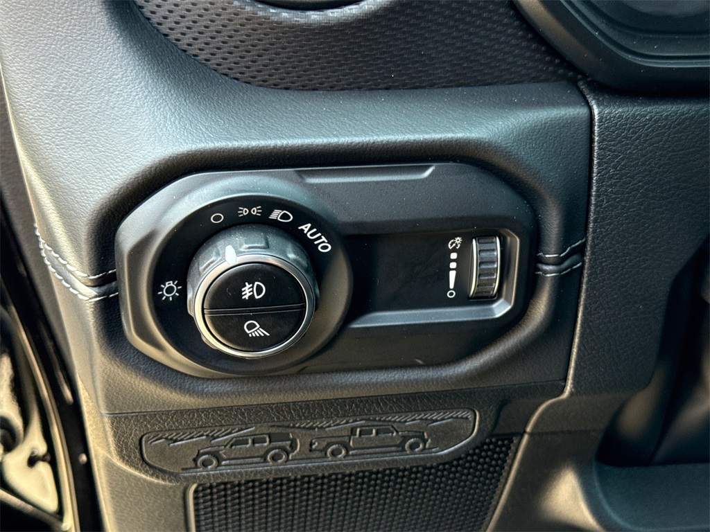 2025 Jeep Gladiator Rubicon photo 25