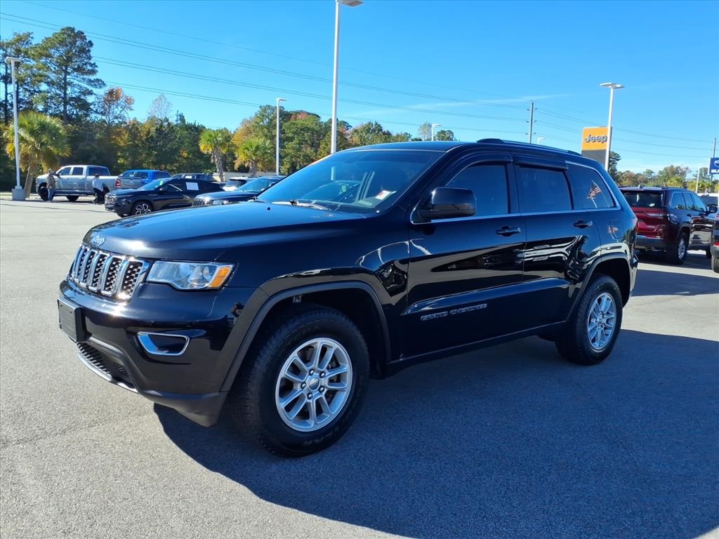 2019 Jeep Grand Cherokee Laredo E photo 3