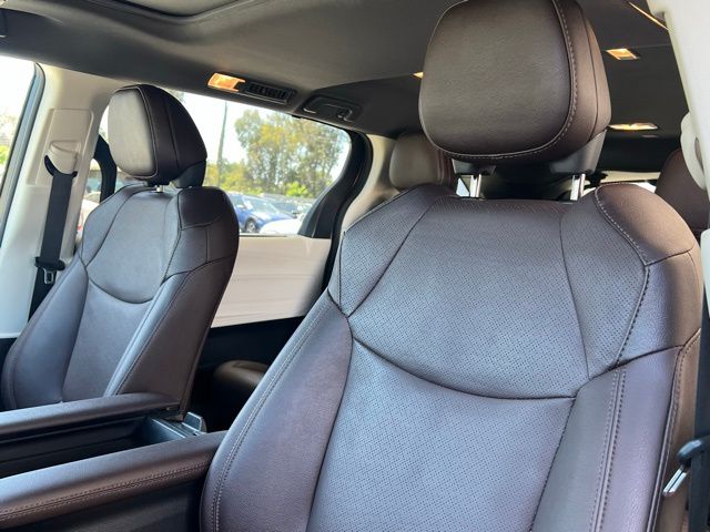 2024 Toyota Sienna Platinum photo 20
