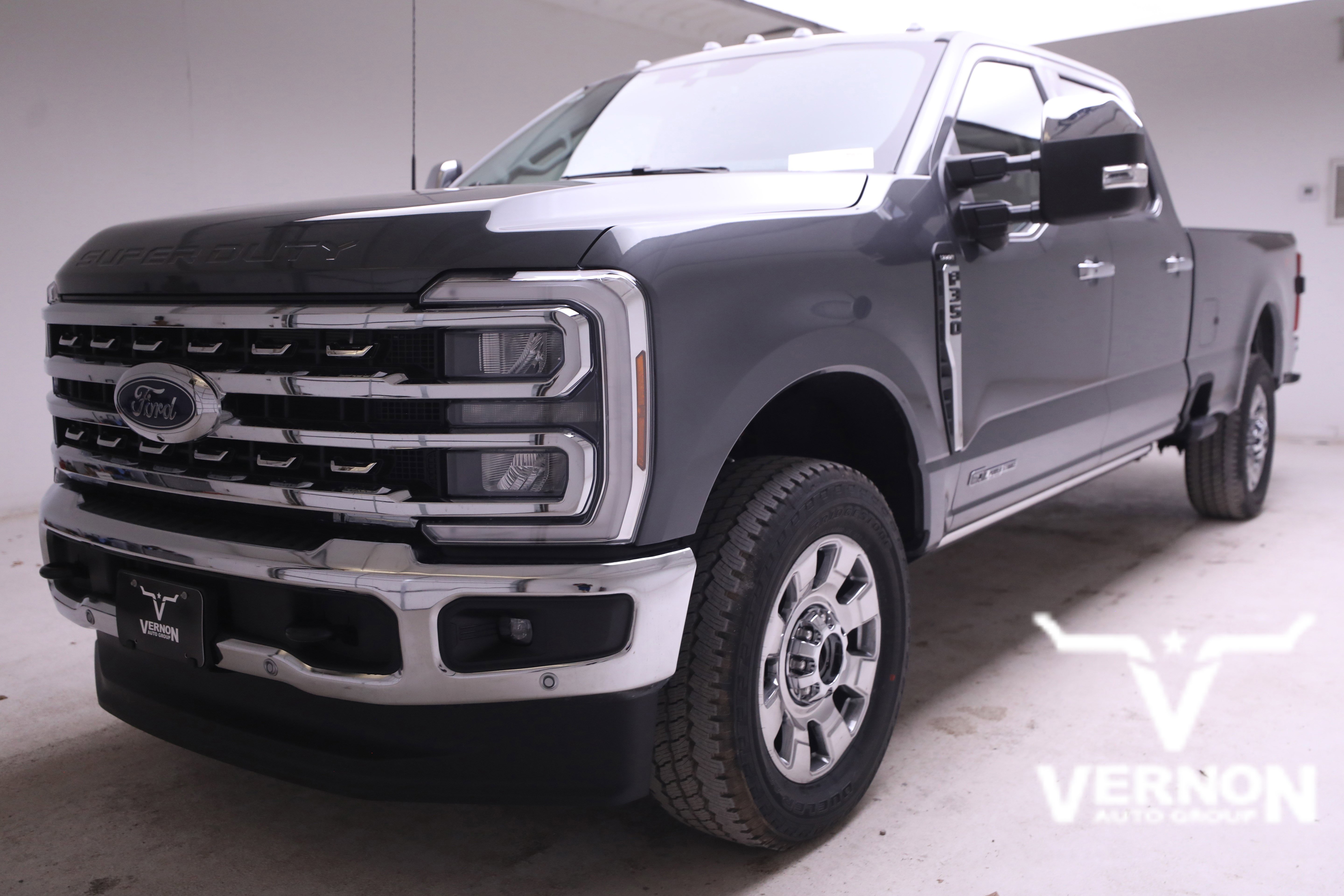 2026 Ford F-350 Super Duty Lariat's photo