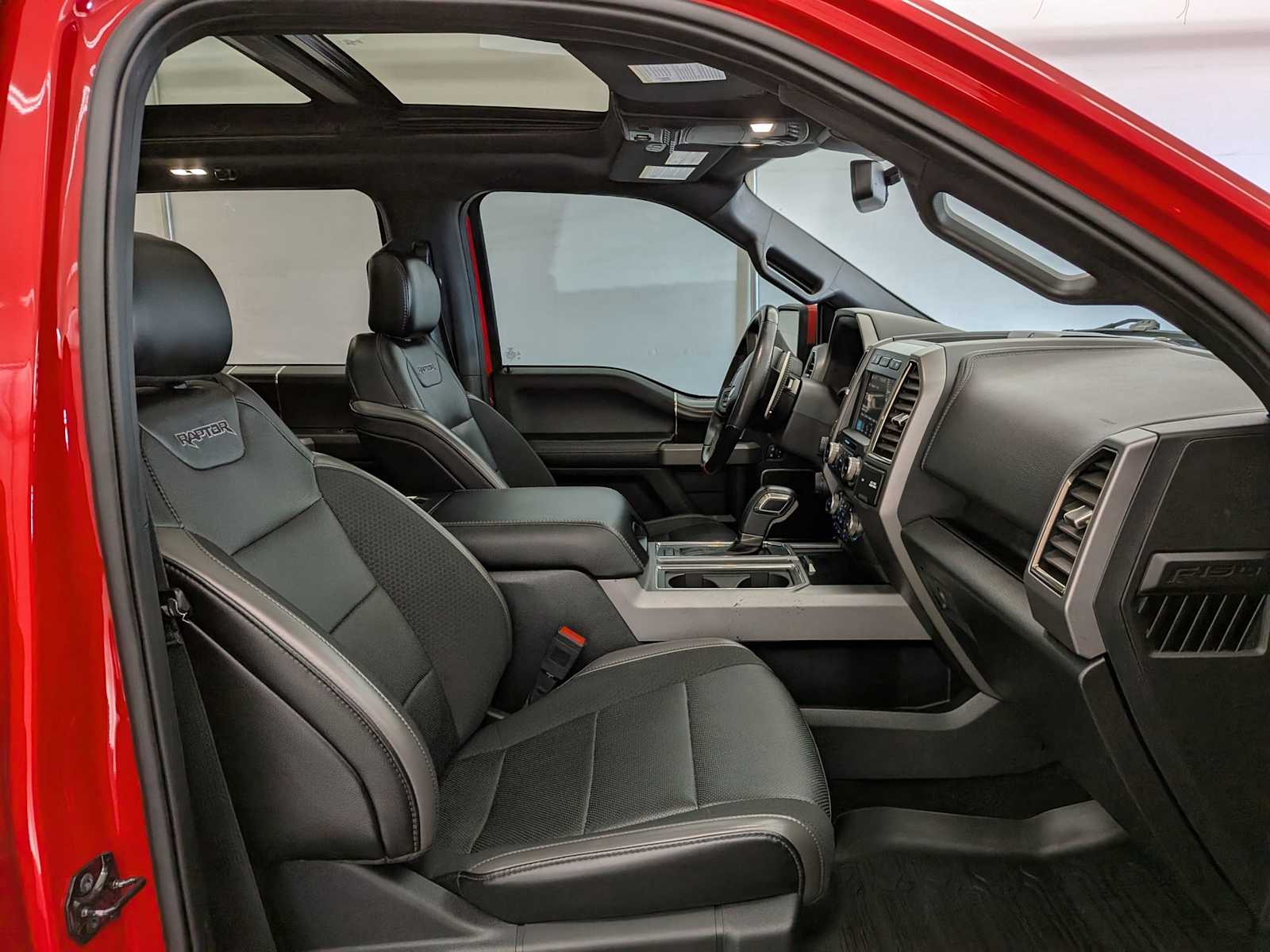 2019 Ford F-150 Raptor photo 21